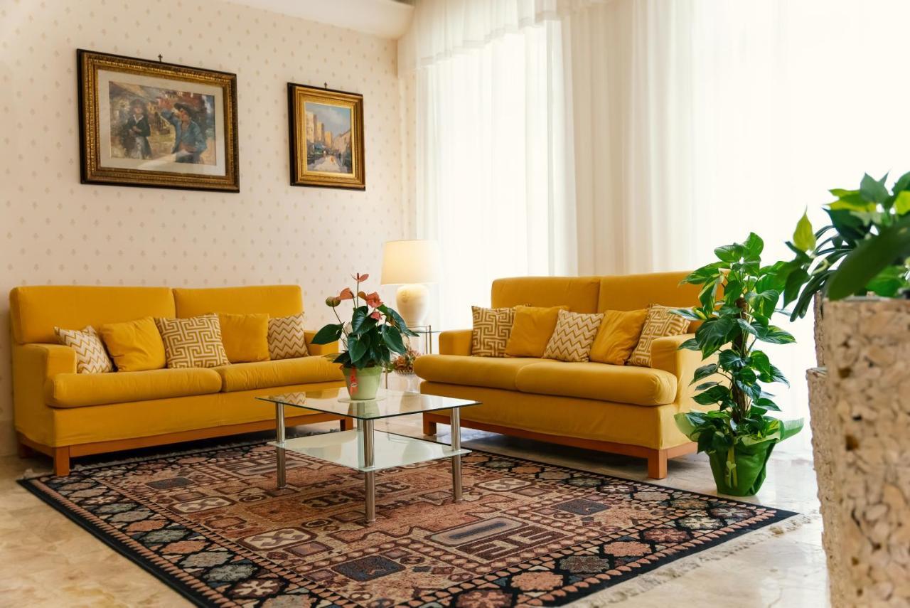 Lido Hotel 3*